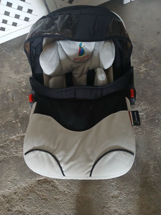 Conjunto de carrinho de Bebe mais Baby coque marca Pierre Cardin