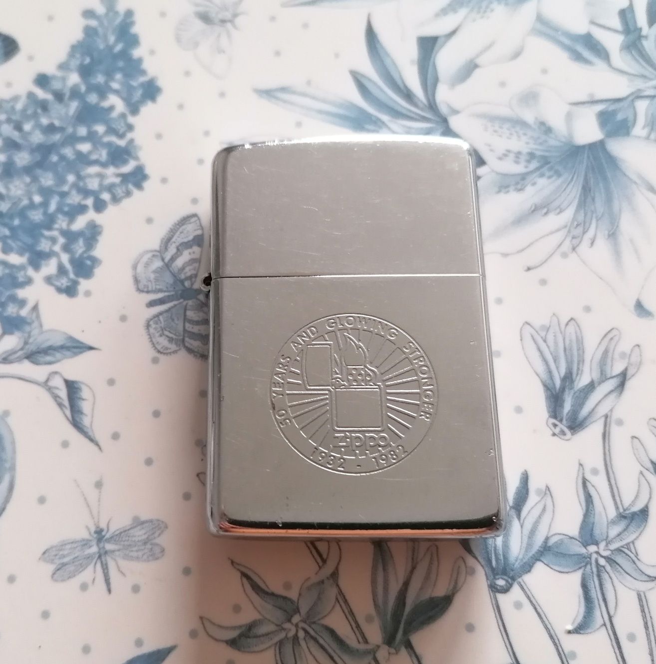 Rocznicową Zippo 50 years z 1990 roku