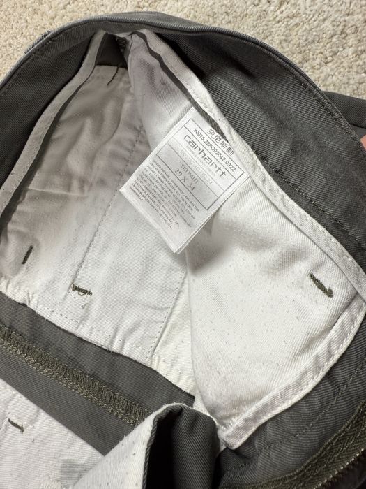 Штаны Carhartt.