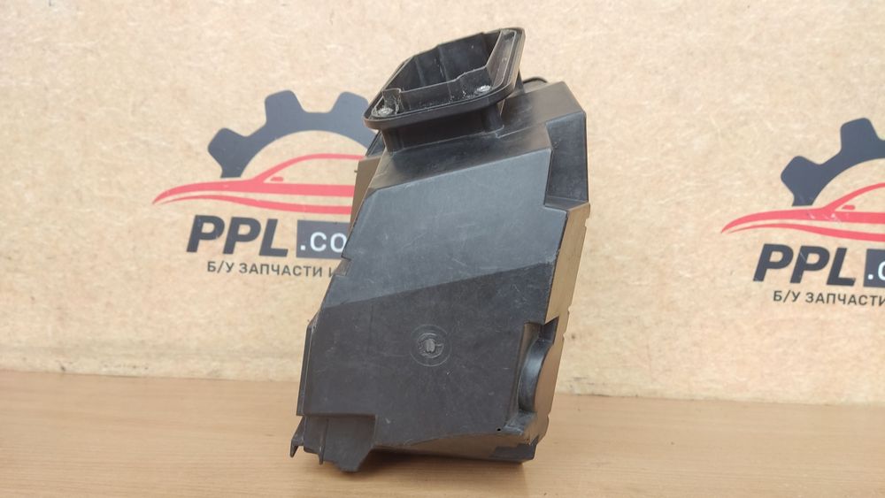 Mercedes C W203 00-07 корпус блока реле предохранителей A2035451303