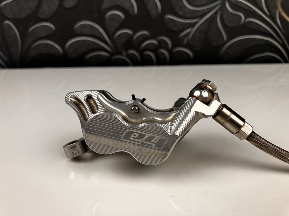 Hamulce Hope tech3 e4