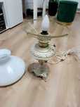 Piękna lampka nocna z szklanym abażurem