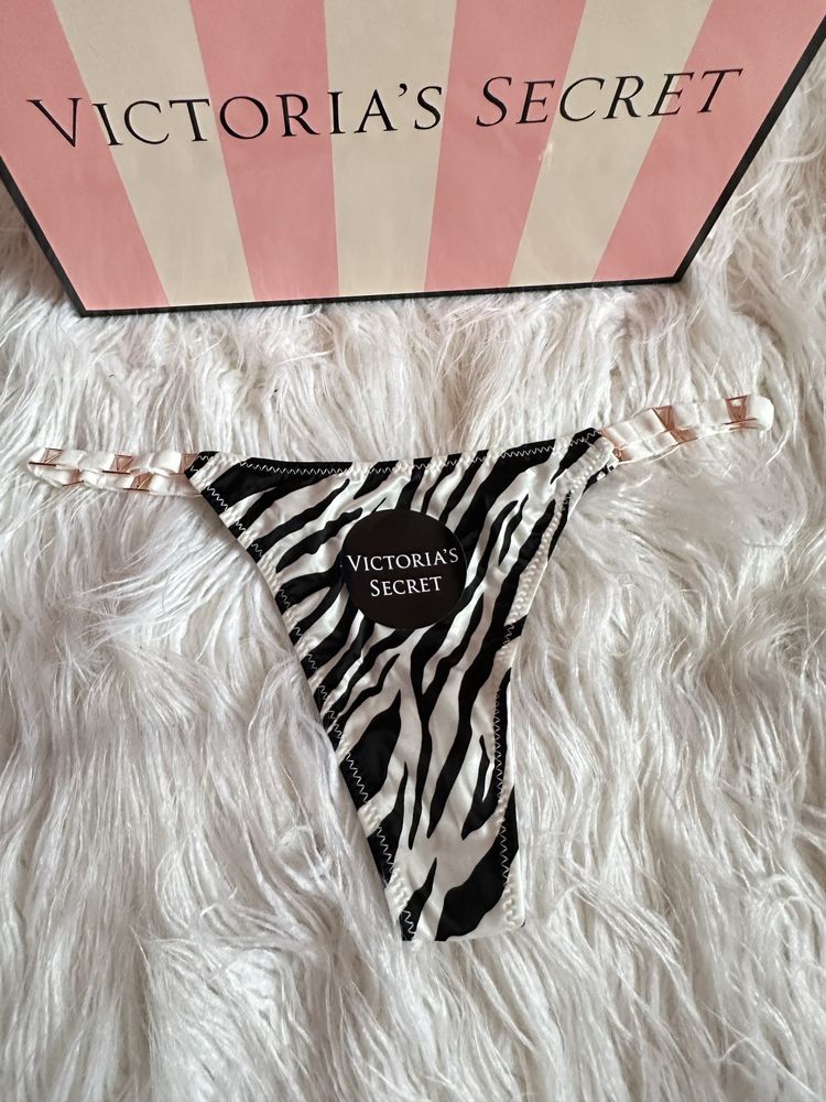 Трусики від Victoria’s Secret