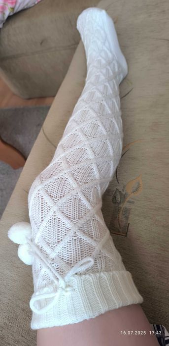 Nowe wełniane białe skarpety zimowe za kolana