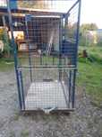 Wózek transportowy w krata