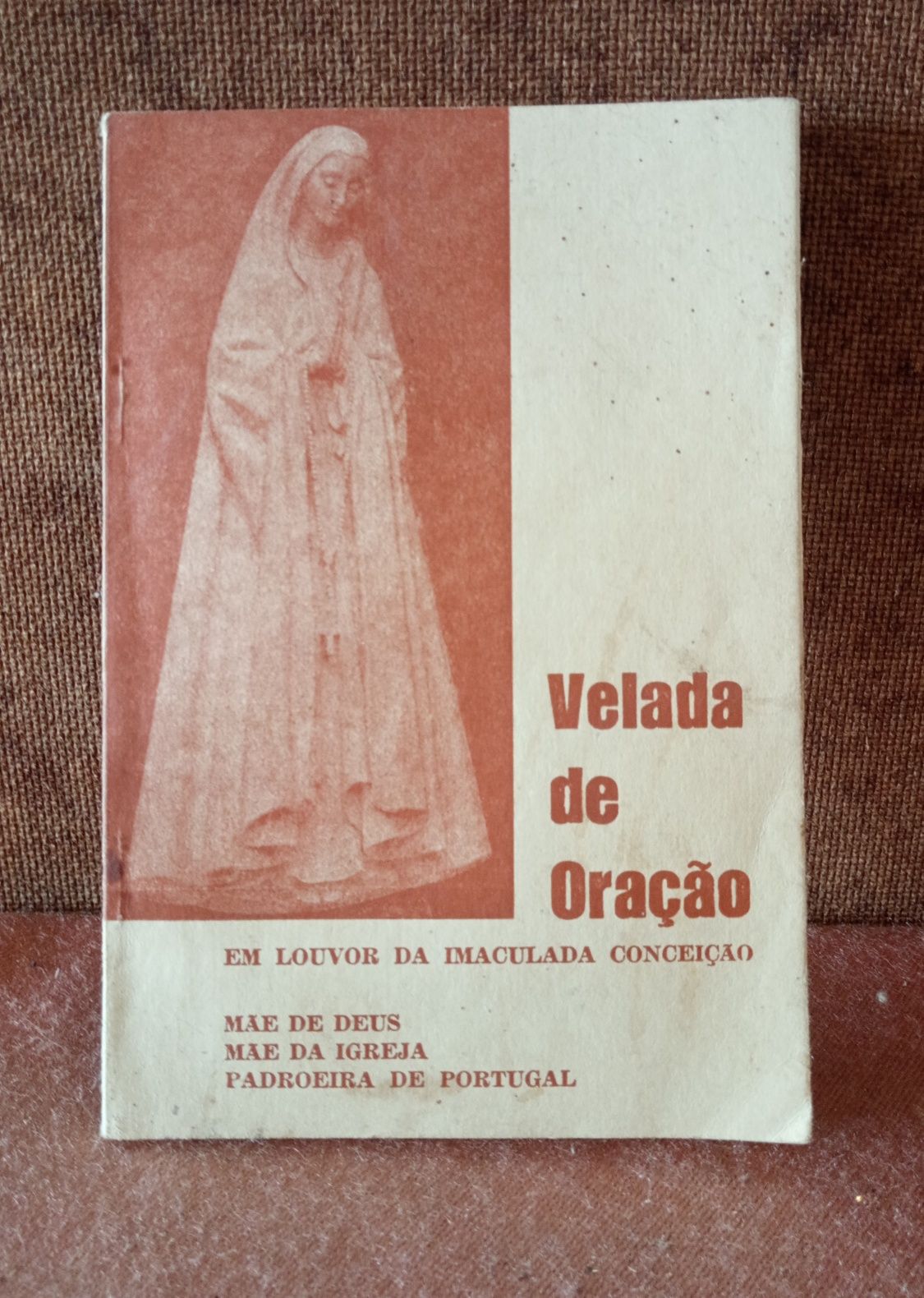 Livro religioso antigo