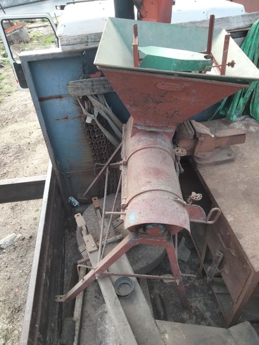 Máquina de desbelar milho