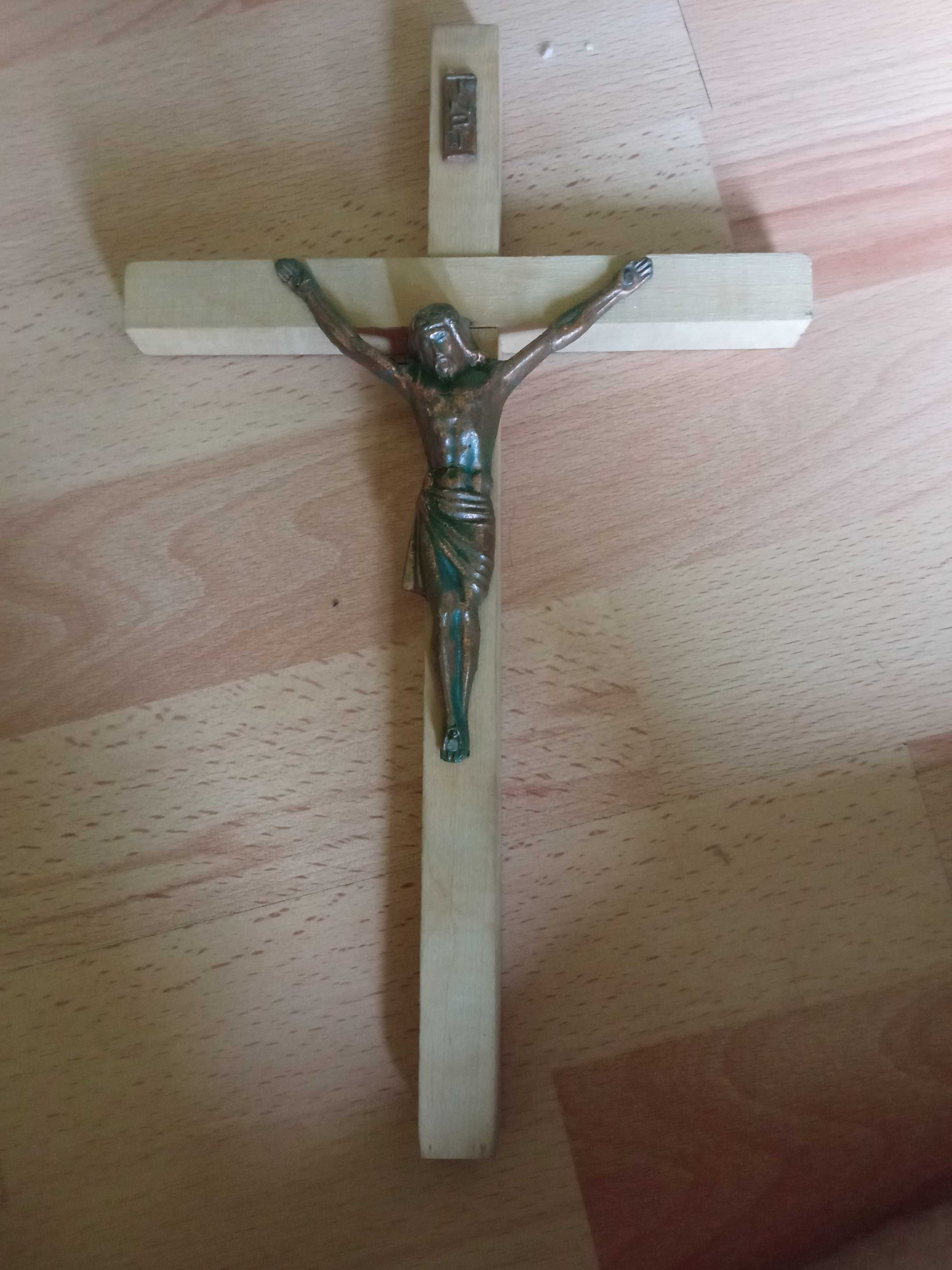 Drewniany krzyż, wysokość 30 cm