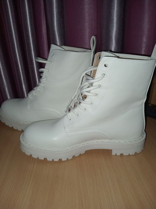 Продам ботинки весна-осень