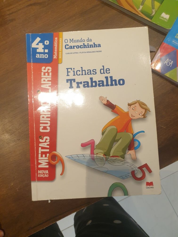 livros escolares 4° Ano