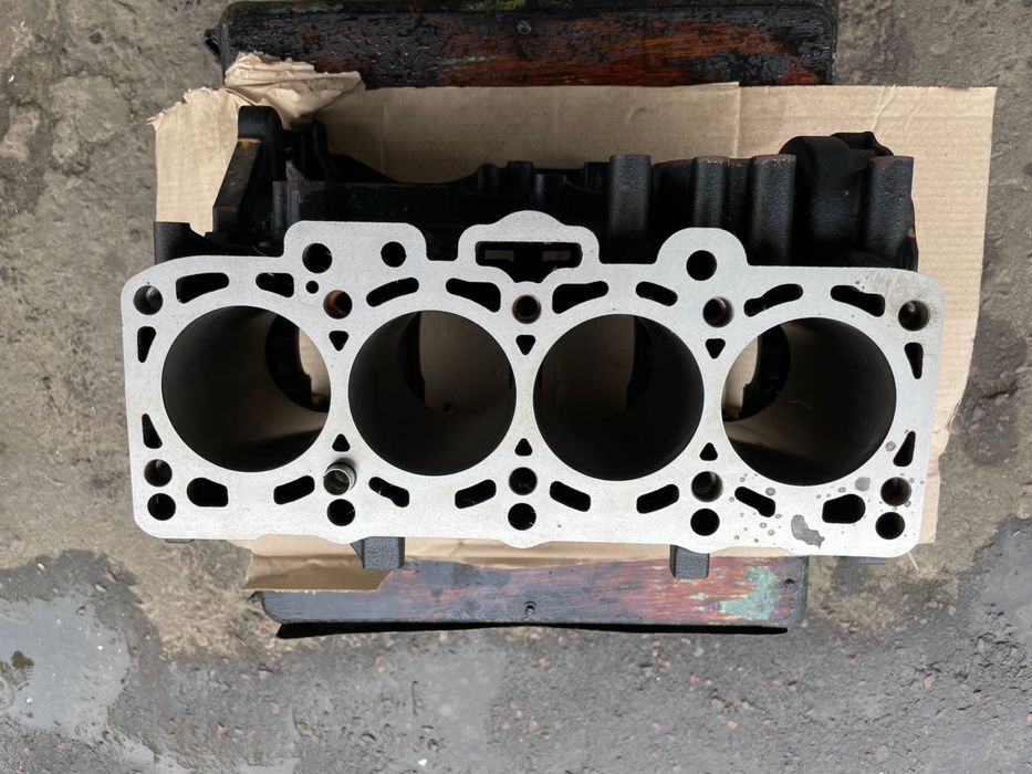 Блок двигуна 1.6 TDI CAY (CAYA, CAYB, CAYC) 100 тис пробіг!