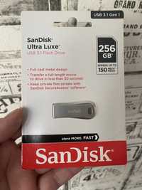 Флешка SanDisk 256 GB Ultra Luxe