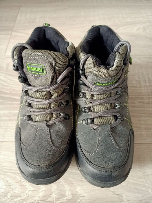 Buty outdoor dla chłopca marki brugi roz 33