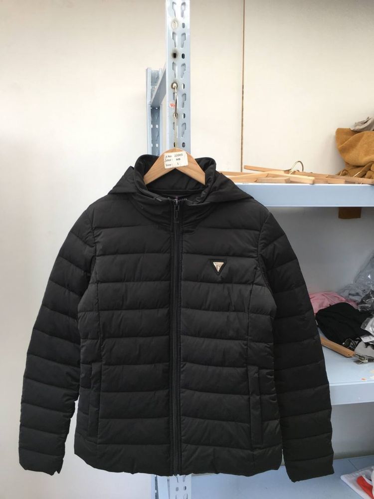 Куртка жіноча з капюшоном Guess