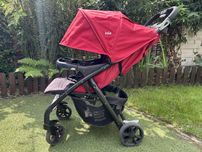 Bordowa spacerowka wozek firmy Joie