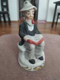Figurka Stary człowiek z książką