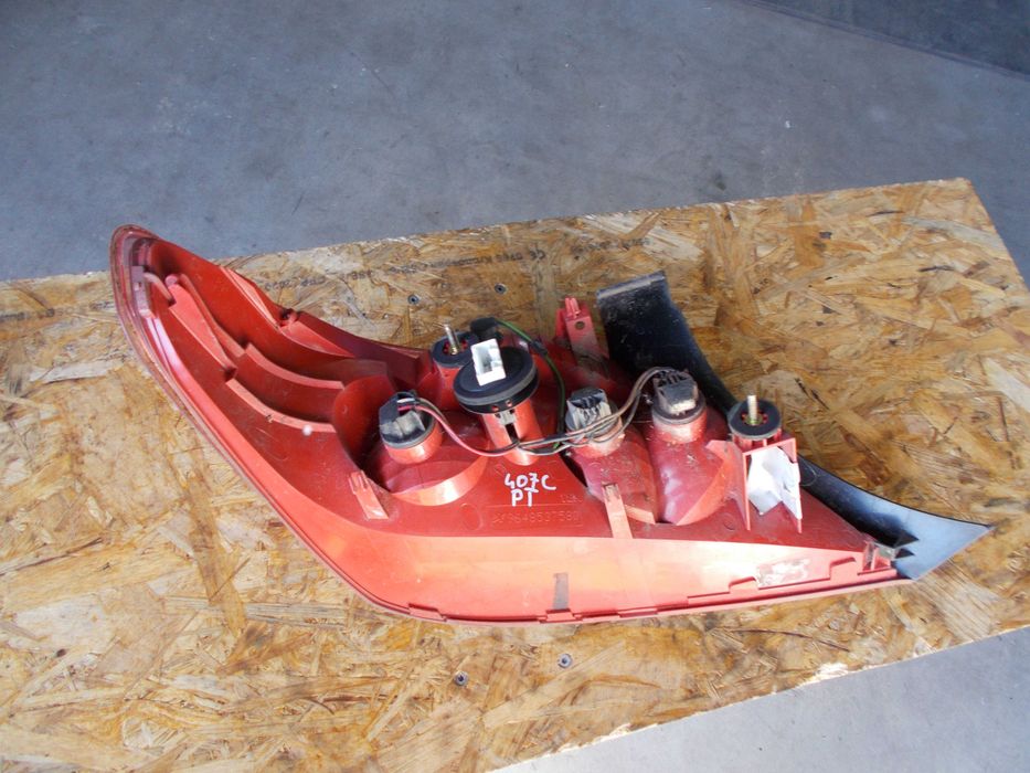 peugeot 407 coupe 2.7 hdi 05r lampa tył tylna lewa prawa