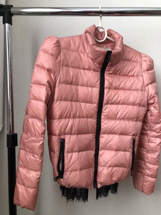 Пуховичок з кружевом