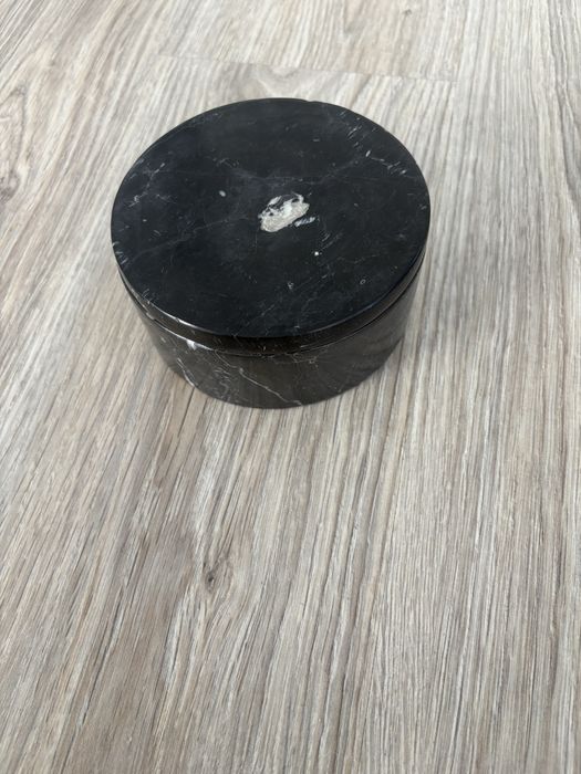 Szkatułka marmurowa