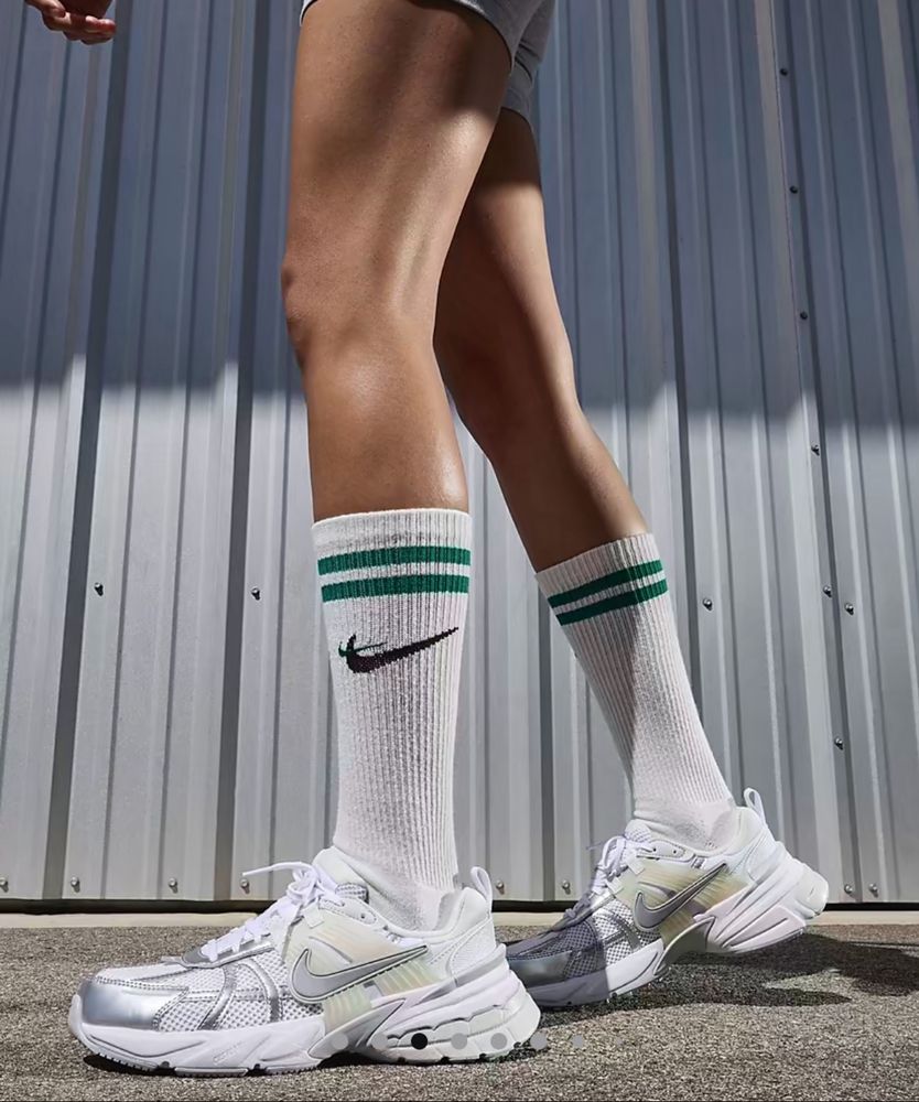 Nike V2K Run damskie sportowe buty sneakersy do biegania biegówki Y2K