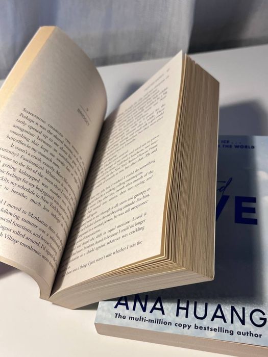 Книги «Twisted love» і «Twisted game» англійською мовою