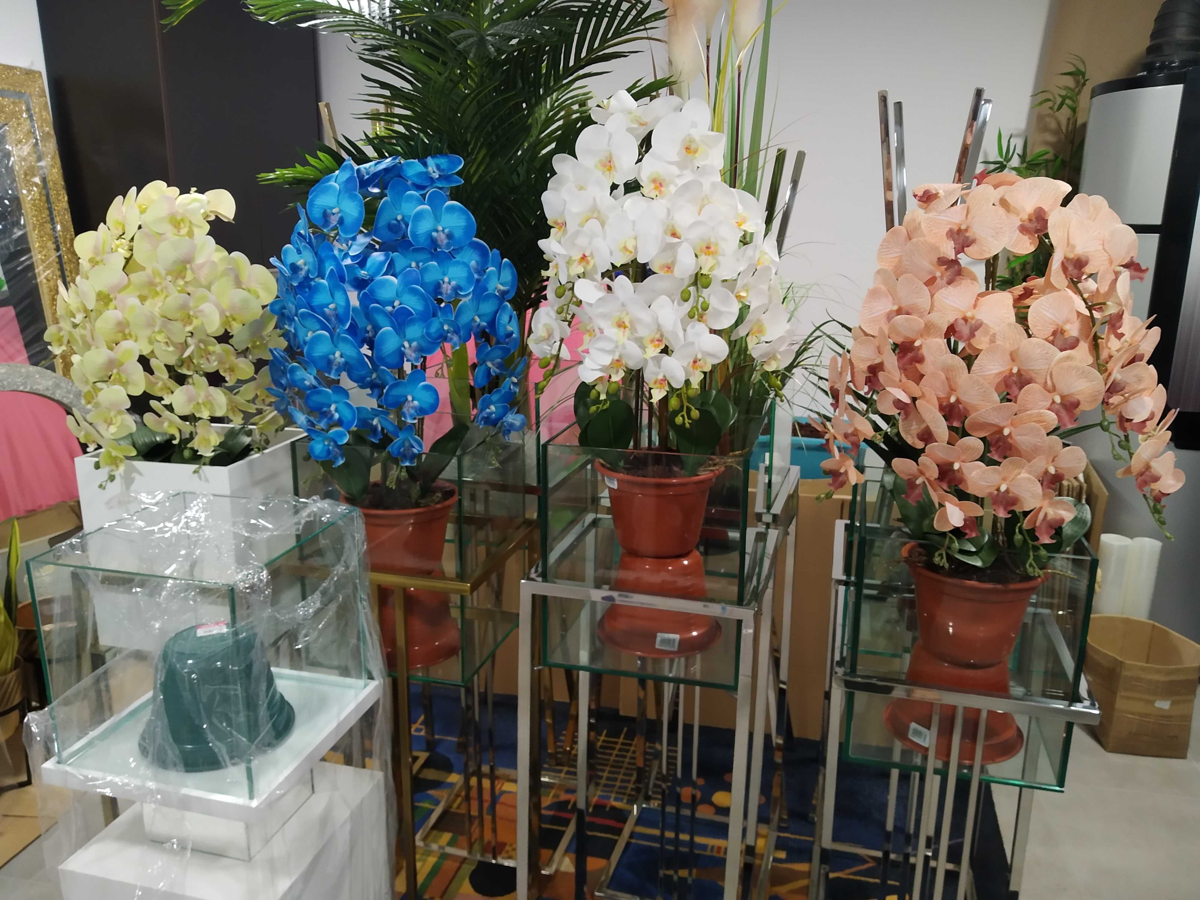 Vários modelos de floreiras decorativas