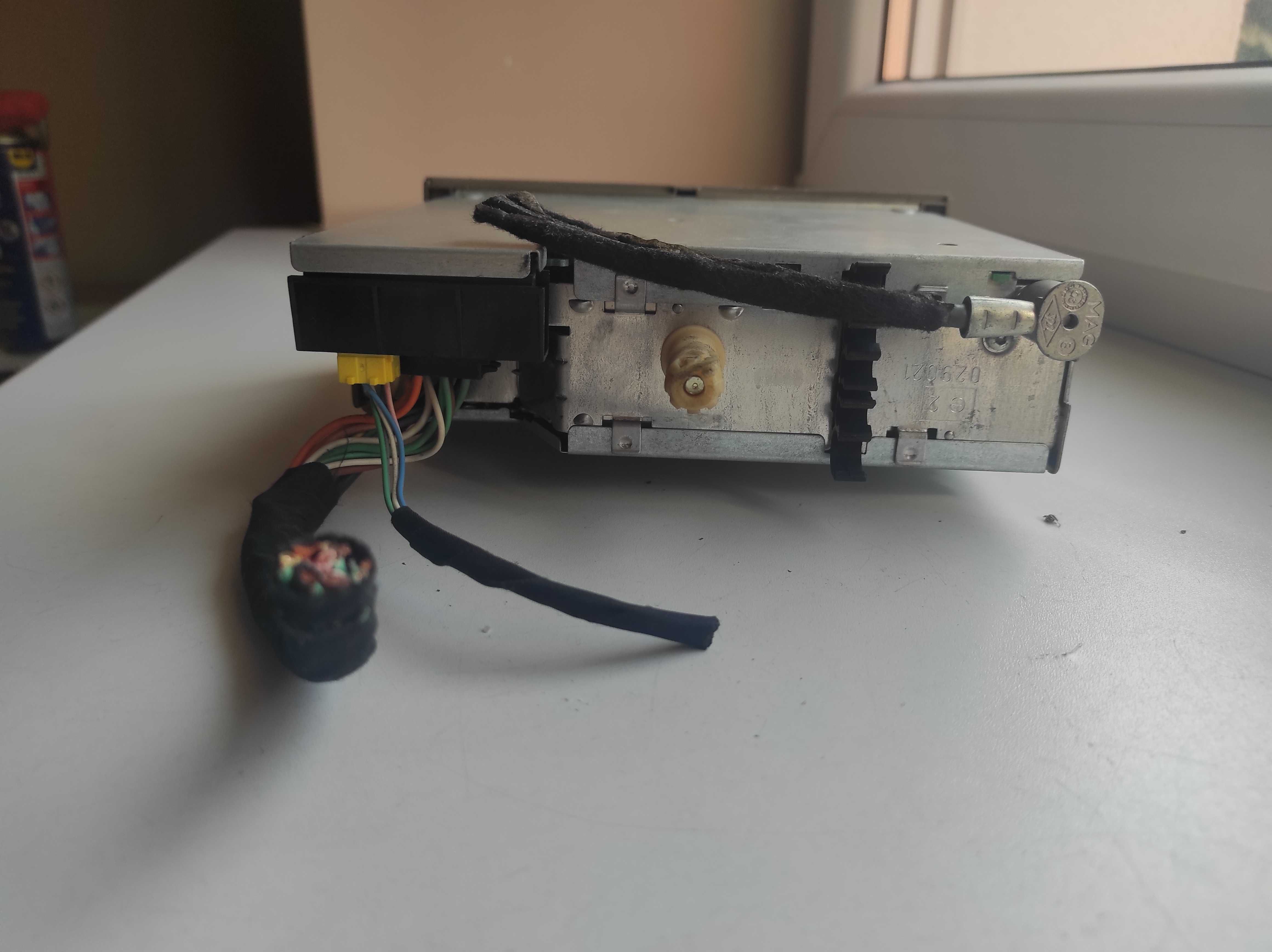Radio samochodowe CD oryginalne Renault Scenic 2 II Tuner List