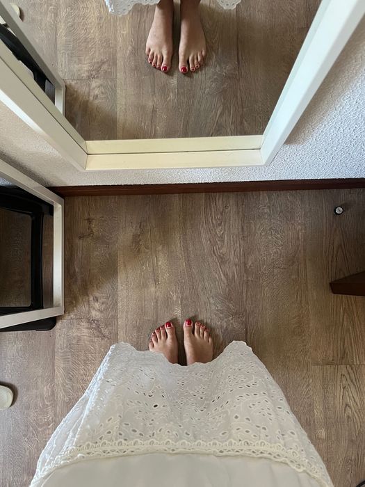 Vestido branco midi – bordado inglês & alças finas (M)