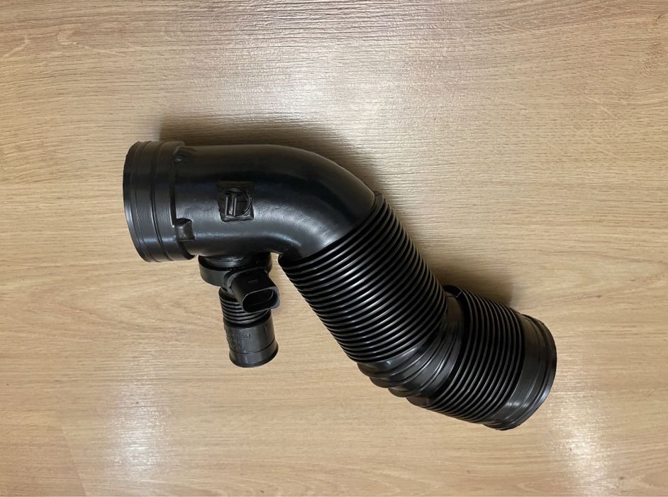 Патрубок Audi Seat Leon Toledo Skoda Volkswagen Bora, Golf новий