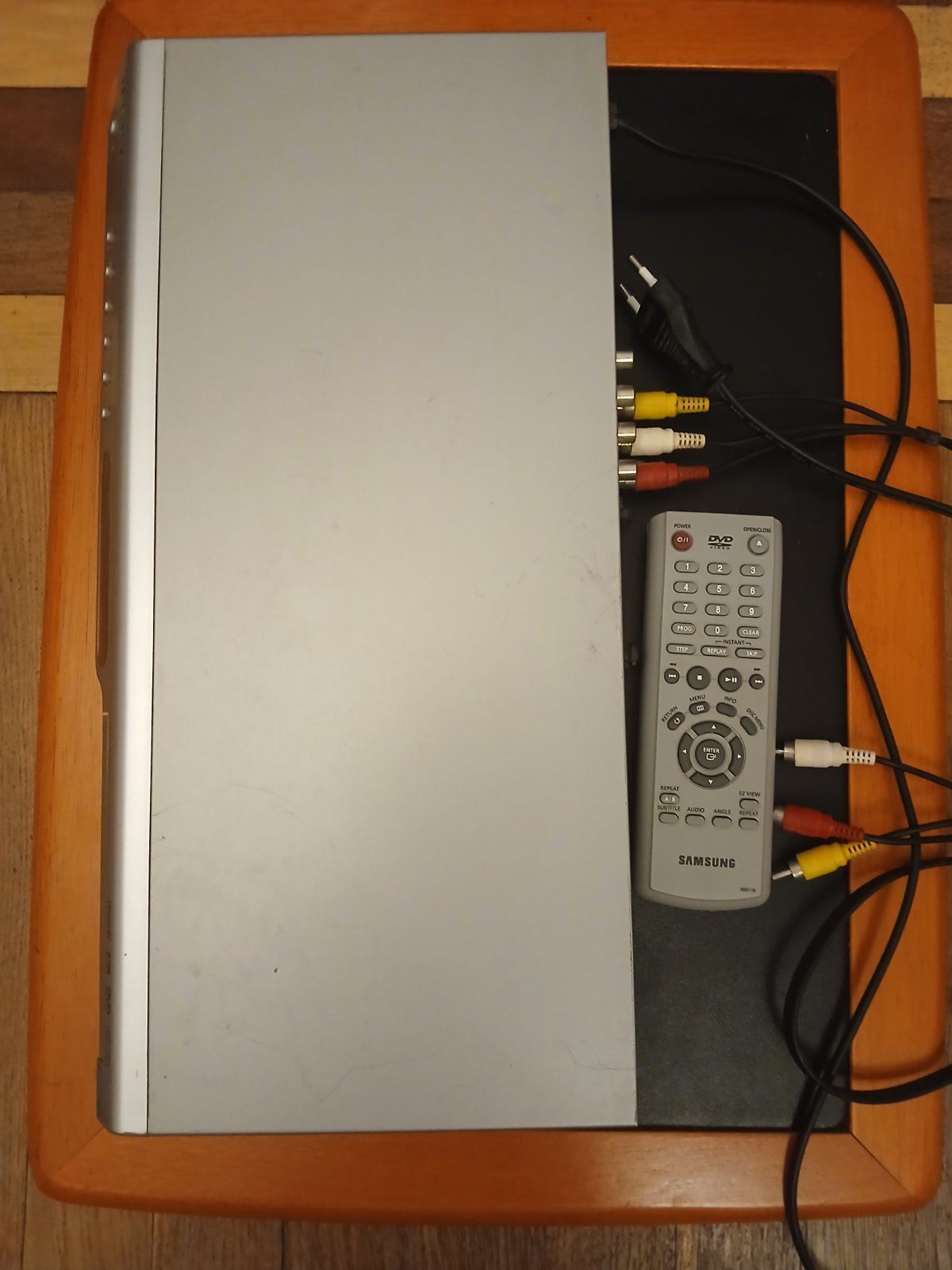 DVD-програвач Samsung DVD-P355