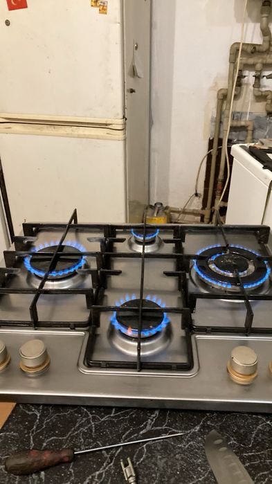 Продам газову поверхню Піраміда Piramida