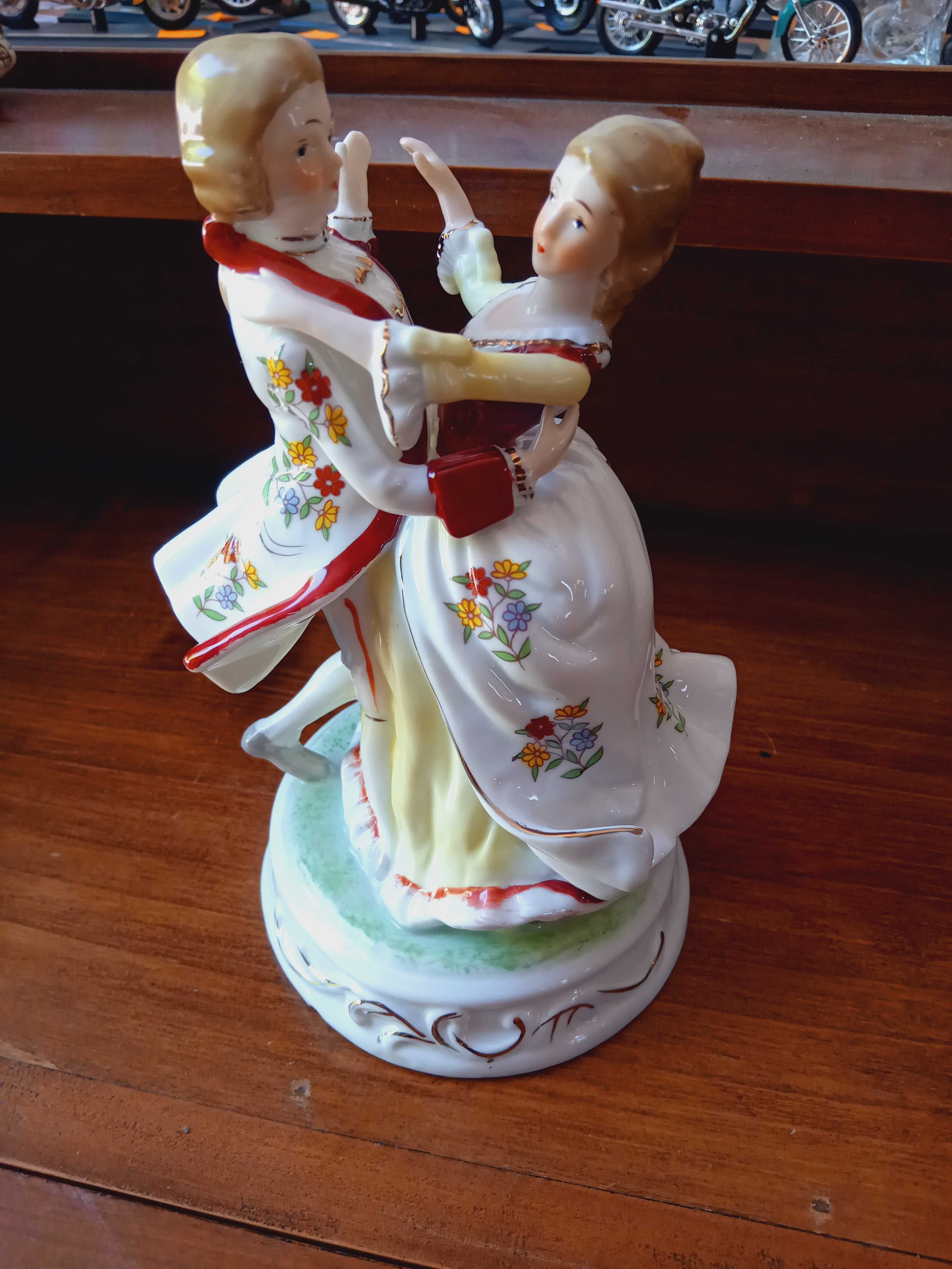 Figura porcelanowa Pary tańczącej /Meble stylowe Tarnogród