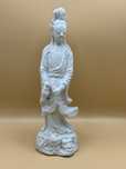 Guanyin in porcelana chinesa Blanc de Chine Seculo 19