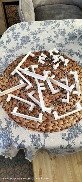 Rączki i gałki do mebli białe IKEA.Odbiór osobisty.