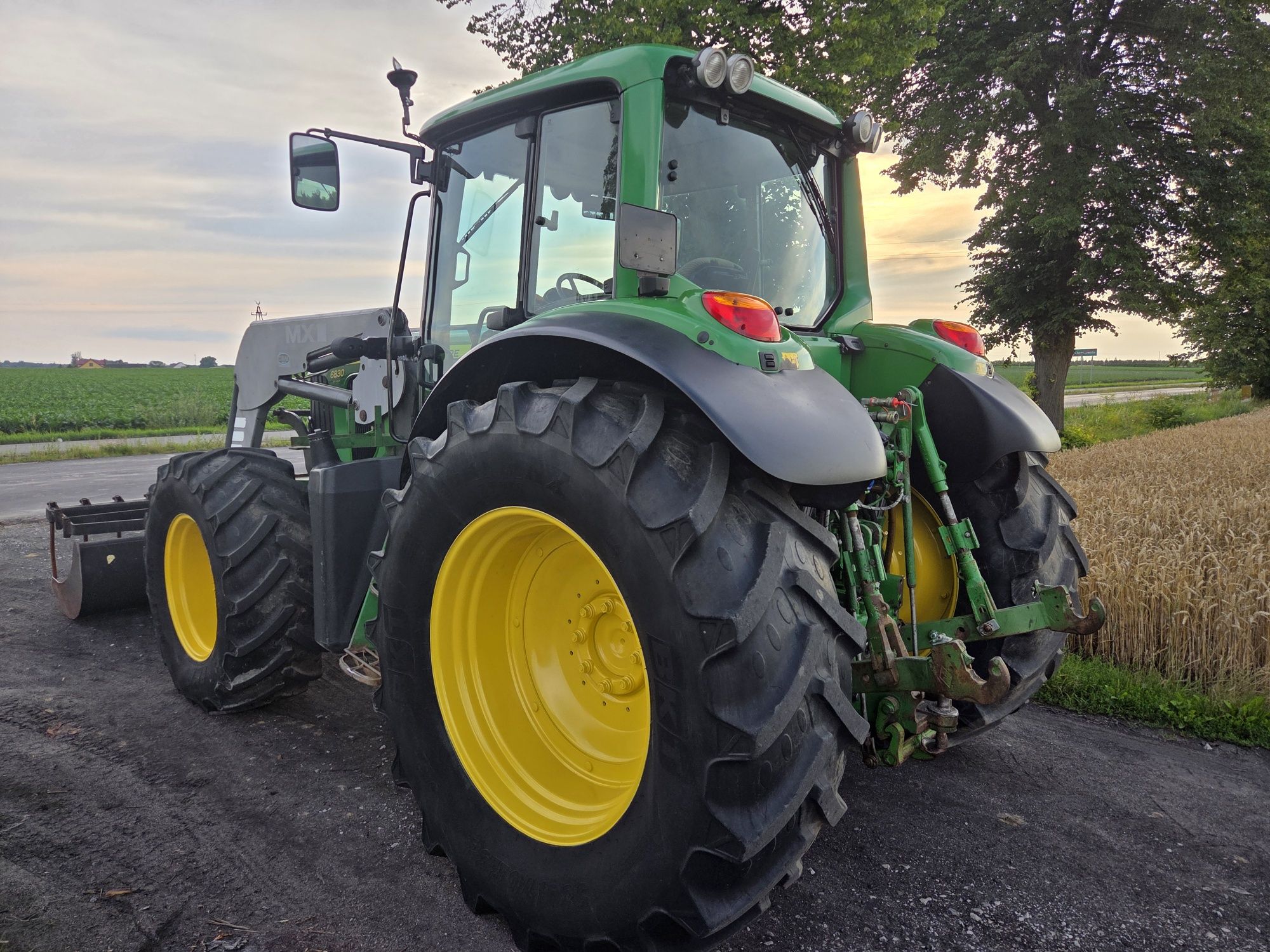 Ciągnik rolniczy john deere 6830 premium, power Quad 
- skrzynia Power