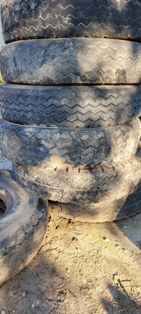 Opony 1100 R20 ..