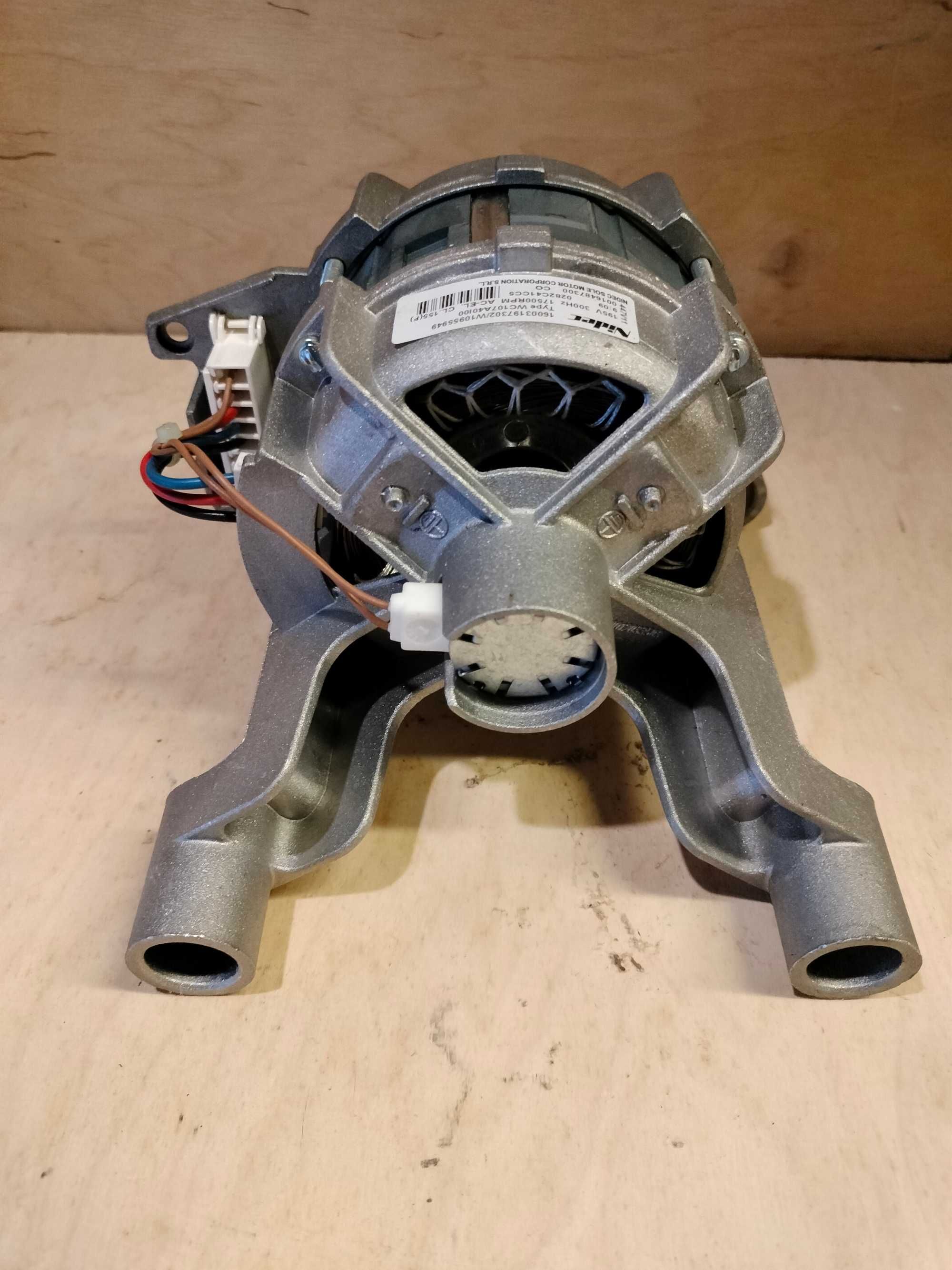 Silnik Nidec WC107A40100 Whirlpool FWL61083BPL pralka