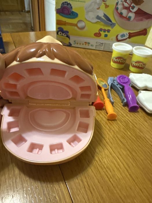 Набір play-doh дантист (містер зубастик)