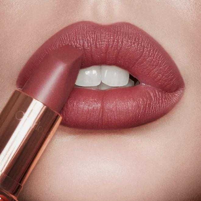 Charlotte Tilbury Matte Revolution Lipstick Pillow Talk Medium.
