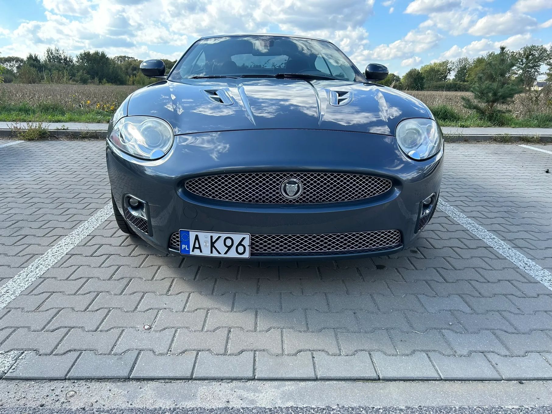 Jaguar XK Jaguar XKR supercharged 4.2 V8 co za brzmienie :-)