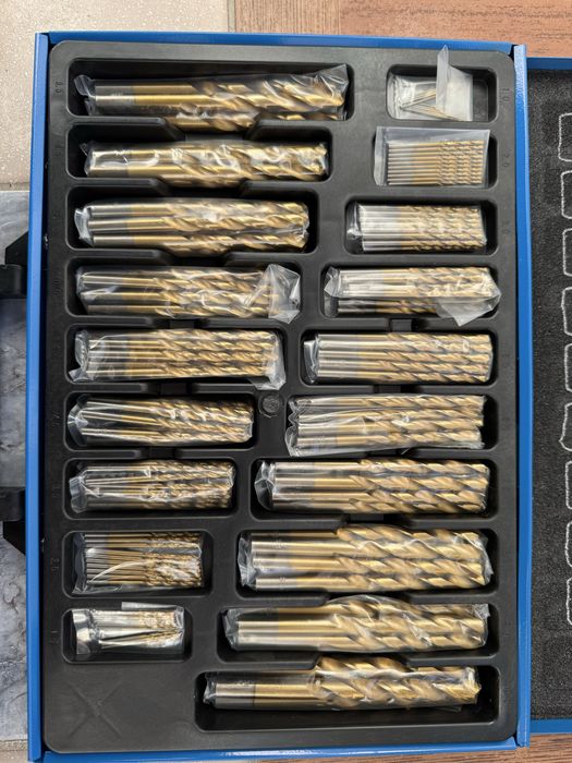 Комплект спиральных сверл Holzmann 170 штук