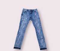 Jeansy w plamy dla dzieci
