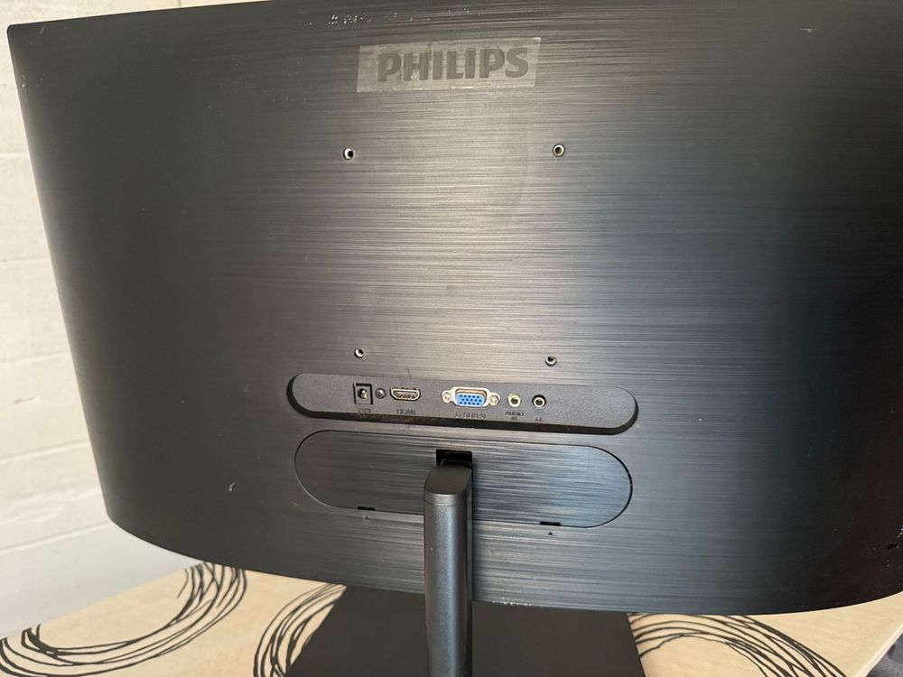 Monitor Curvo PHILIPS 24'' - Full HD - LED