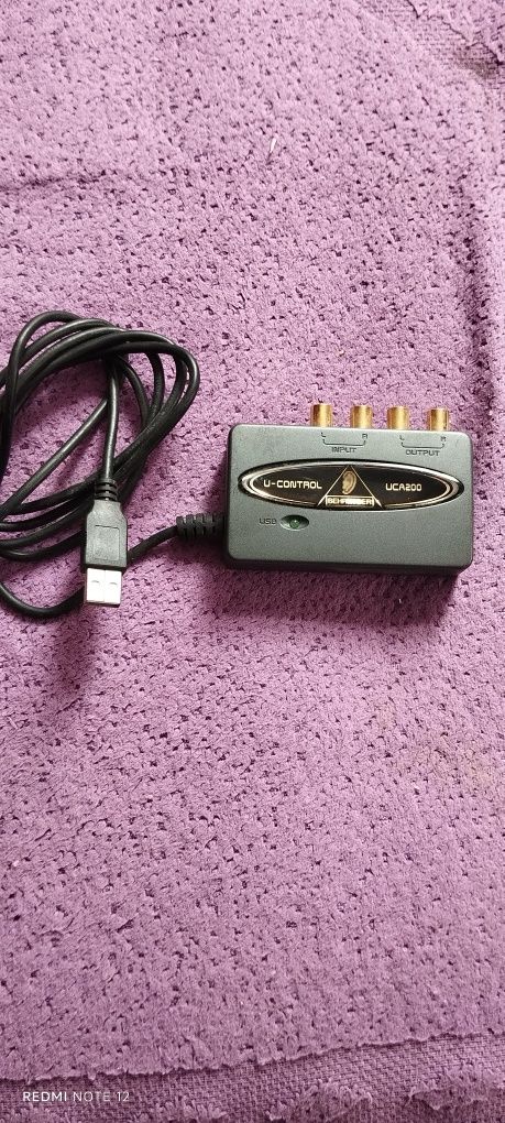 USB интерфейс звуковая карта Behringer UCA 200