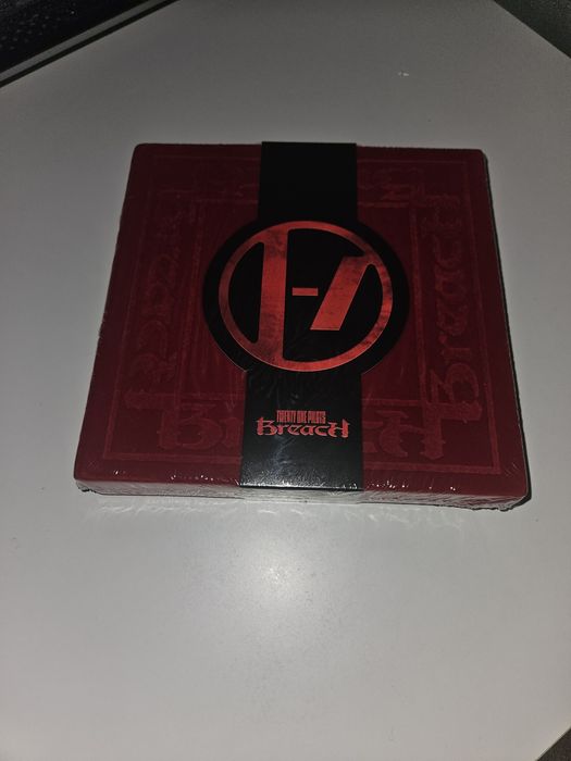 Breach box Nova Edition (twenty one pilots)