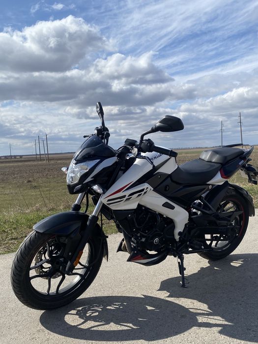 Продам мотоцикл Bajaj pulsar ns200(СРОЧНО)