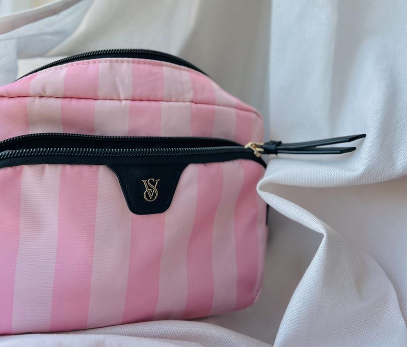 Косметички Victoria’s Secret