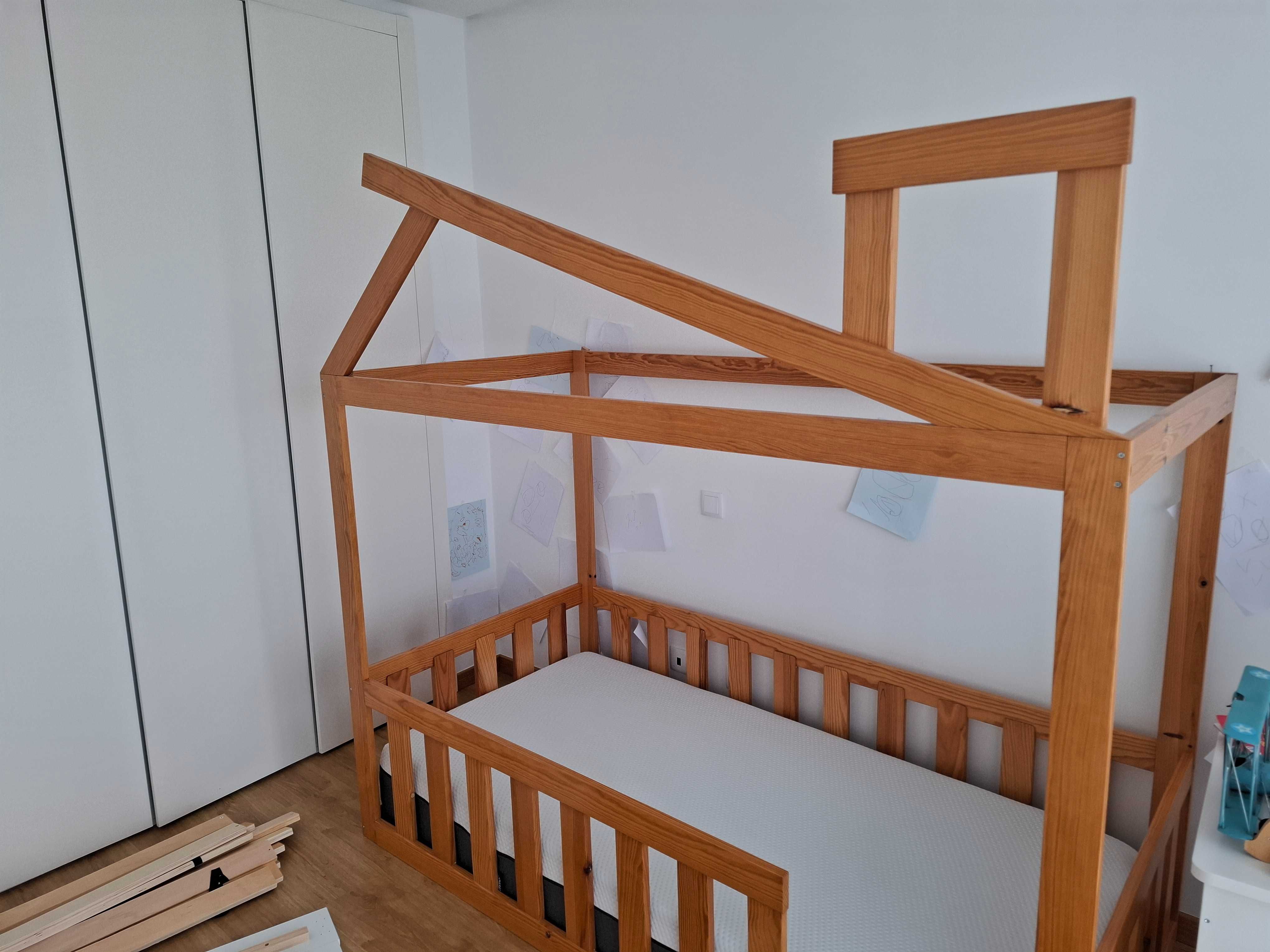 Cama criança, pinho, em forma de casa