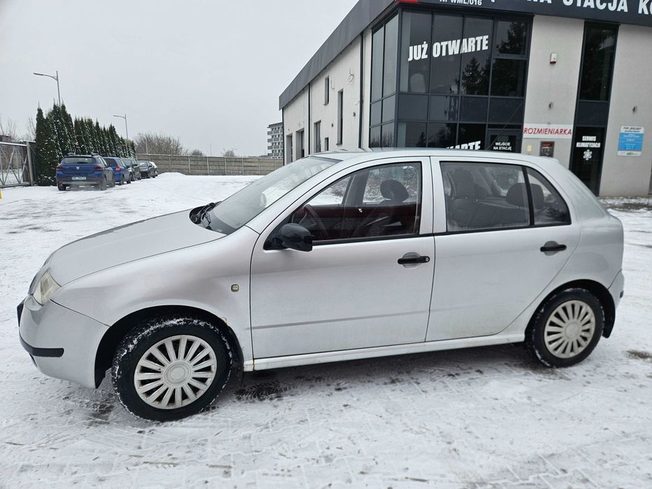 Skoda Fabia 1.4 gaz butla 9 lat nowy przegląd od do maja 2026