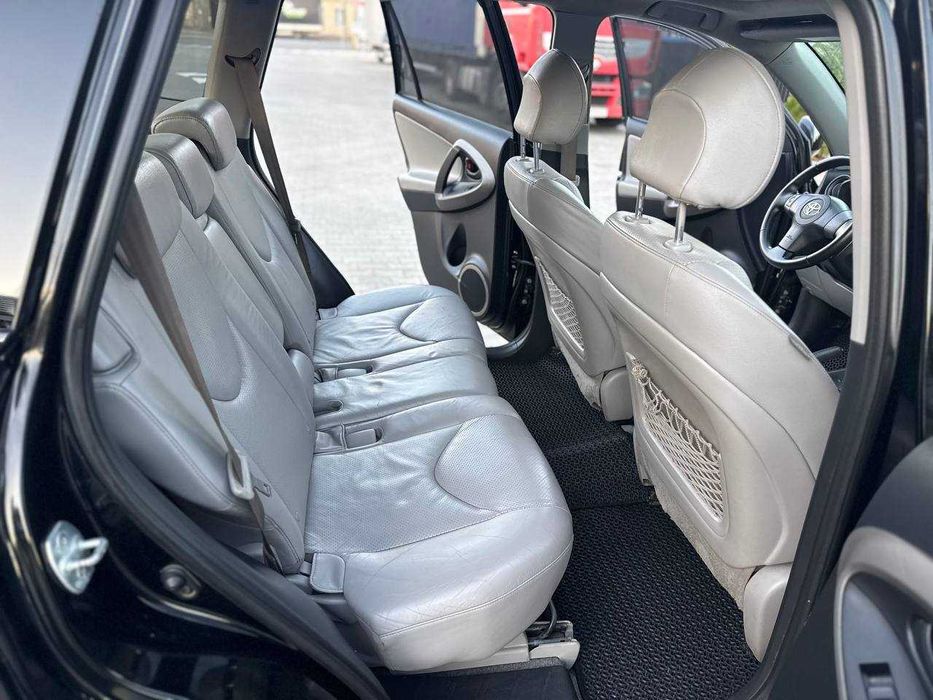 Продам Toyota RAV